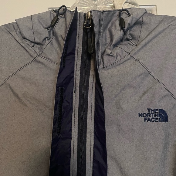 The north face womens rain jacket - Picture 3 of 5